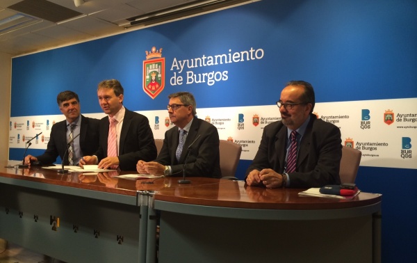 El acalde de Burgos presenta el acuerdo con RENFE